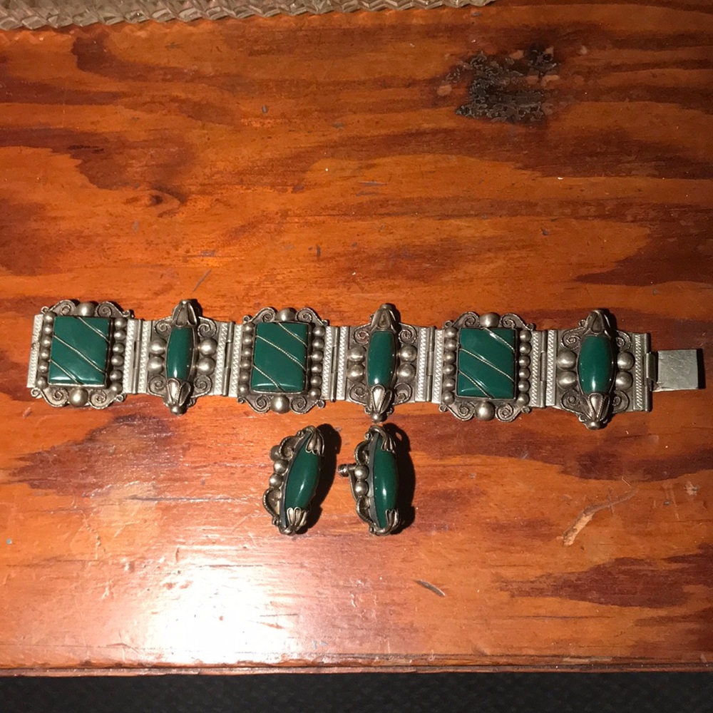 Unique matching bracelet and earrings